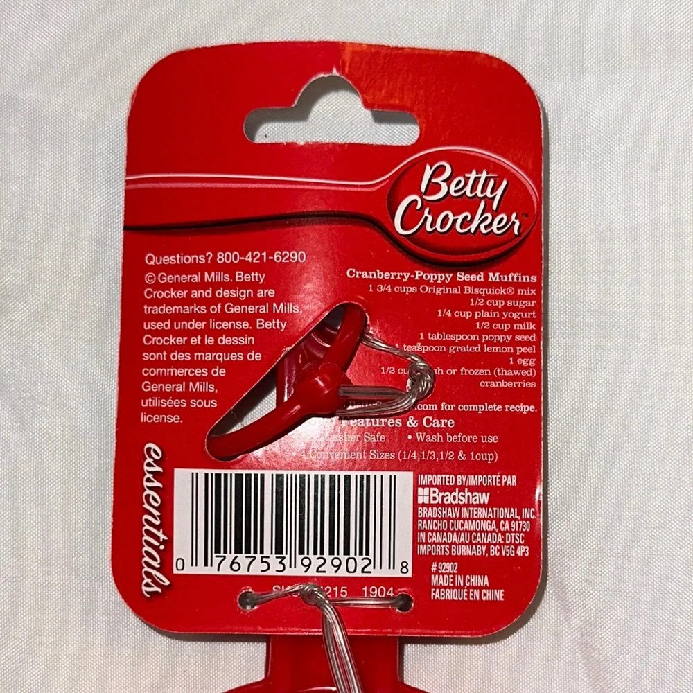 4 piece red Betty Crocker measuring baking set